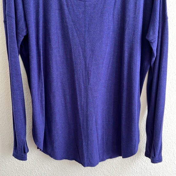 Athleta Cloudlight Stratus Topin Royal Blue.  Size Large - Picture 3 of 6